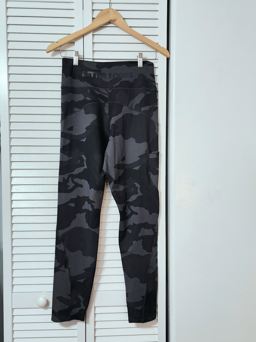 BETTER BODIES Dark Gray Camo High-Waisted Leggings - Picture 3 of 16